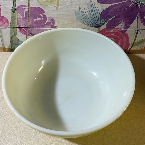 Vintage Pyrex Yellow 4 Quart Bowl - Picture 2 of 3